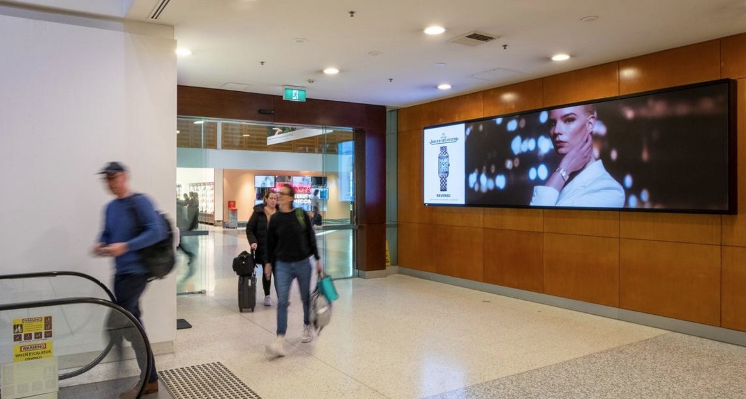 sydney-airport-wallscape